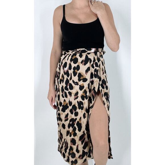 NWT Missy Empire Brown Leopard Print Wrap Midi Skirt Size 2 - Picture 2 of 5